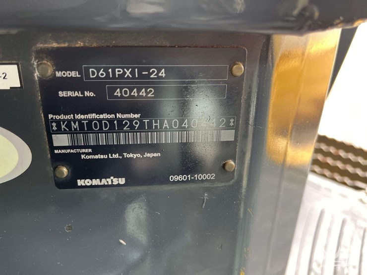 2017-komatsu-d61pxi-24-image-5