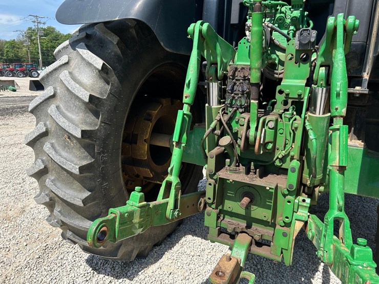 2018-john-deere-6215r-image-15