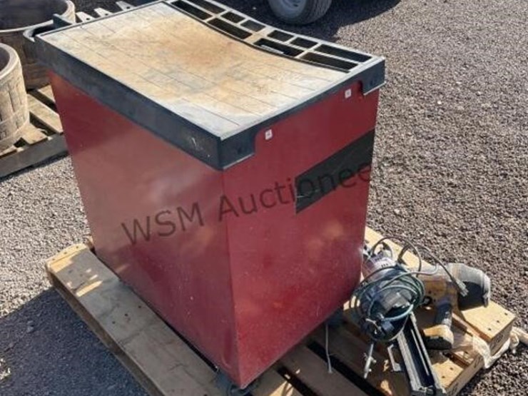 pallet-of-asst-tools-&-toolbox-image-3