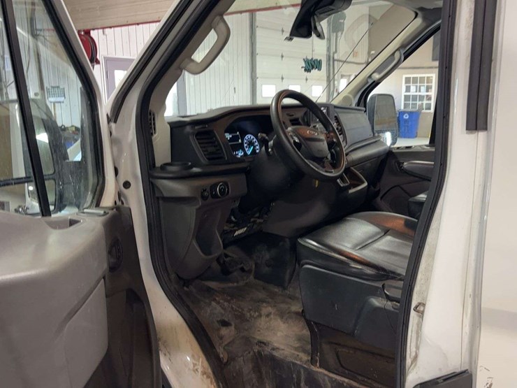 2020-ford-transit-image-9