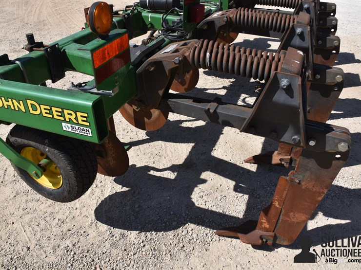 2011-john-deere-2100-image-16