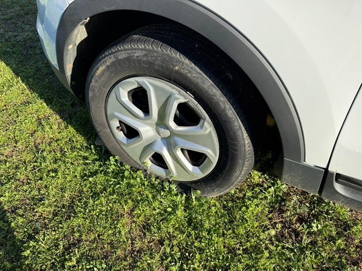 2015-ford-explorer-image-13