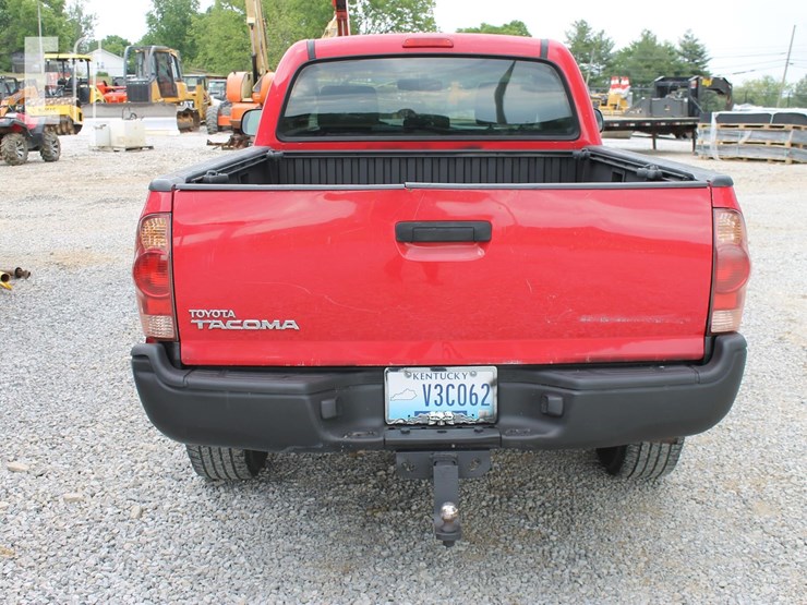 2005-toyota-tacoma-image-3