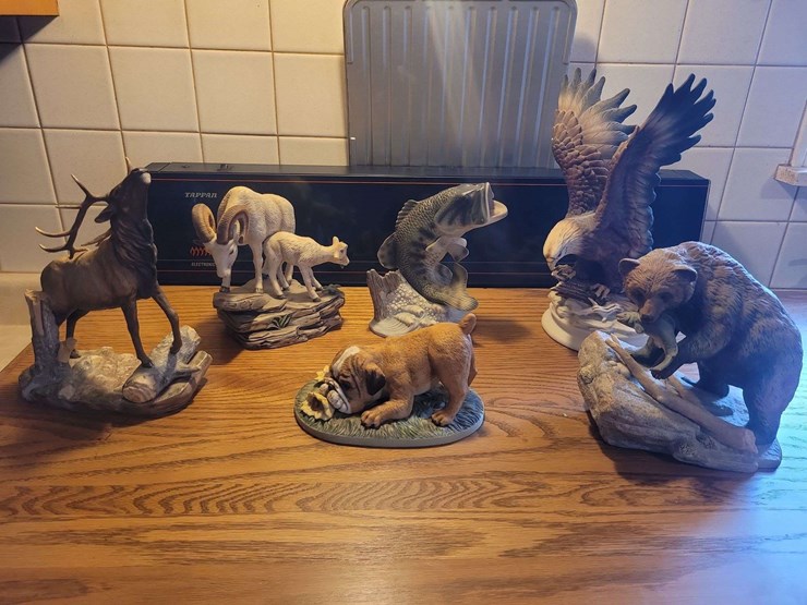 collection-of-six-homco-masterpiece-porcelain-wildlife-figurines-image-1
