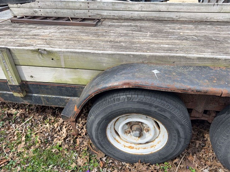 2005-wood-deck-trailer-16ft-l-x-7ft-w-image-5