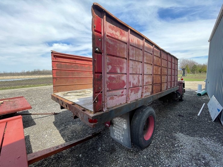 #210-•-1978-international-truck-(has-wi-title)-(grand-chute,-wi)-image-6