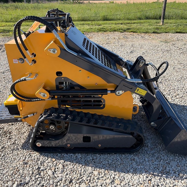 #207 • Unused 2026 ZJG ZJ-380 Mini Skid Steer Loader
