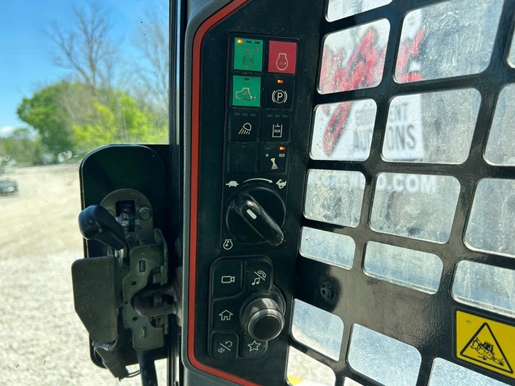 2022-bobcat-t66-image-22