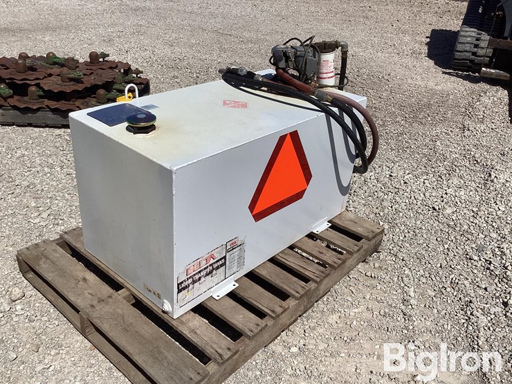 delta-100-gal-portable-fuel-tank-w/-pump-image-3