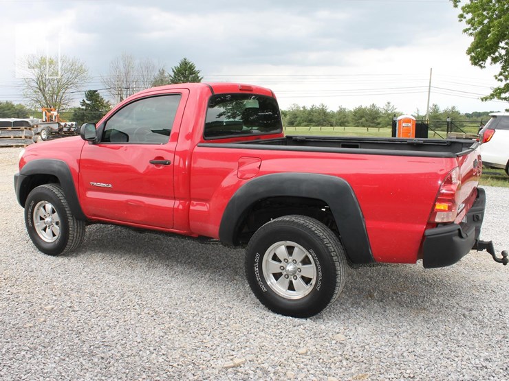 2005-toyota-tacoma-image-2