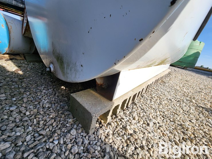 1000-gal-fuel-tank-&-pump-image-13