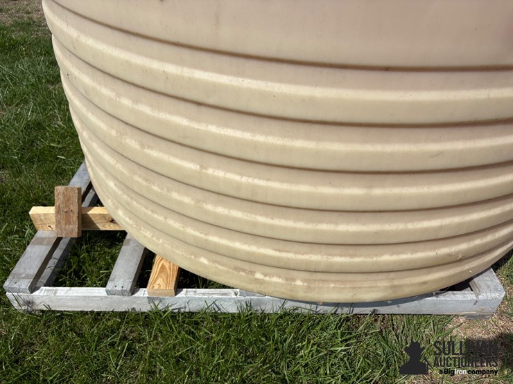 solar-1,200-gal-poly-tank-image-14