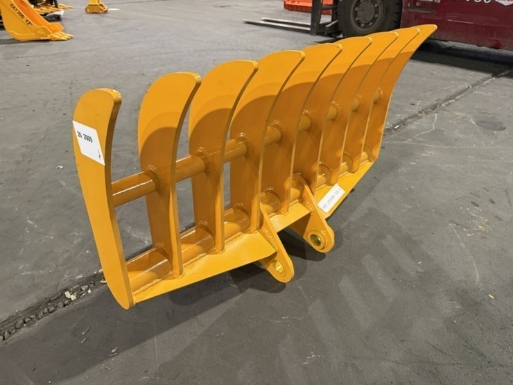 2026-caterpillar-305-image-2