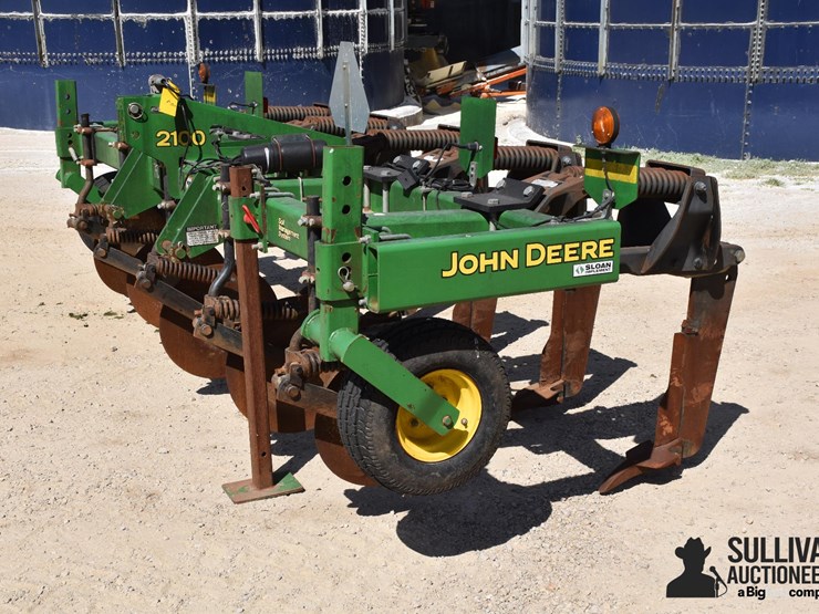 2011-john-deere-2100-image-1