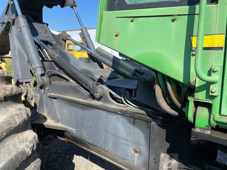 2000-john-deere-660-image-21
