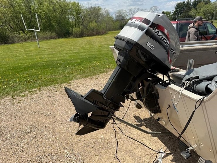 15'-sylvan-1600-expedition-lx-fishing-boat-image-9