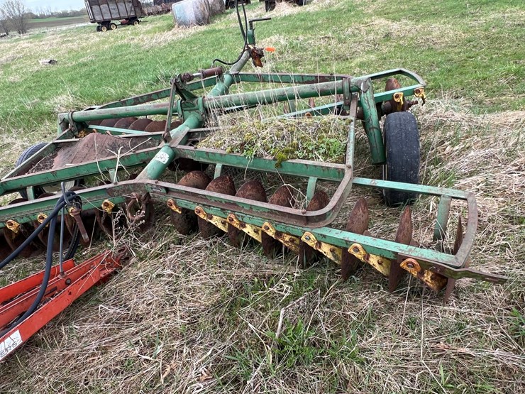 john-deere-12-image-4