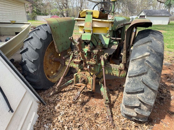 john-deere-3010-image-4