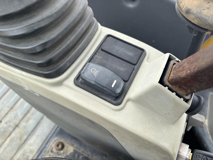 2015-caterpillar-305e2-cr-image-35