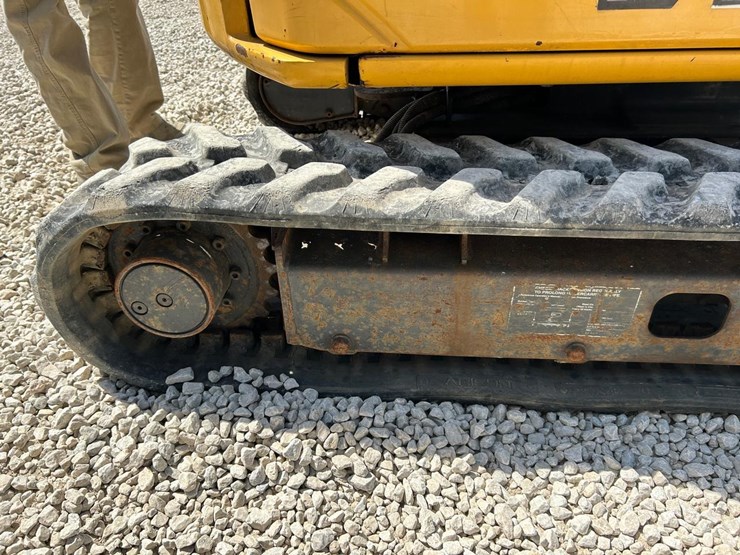 deere-17d-image-13