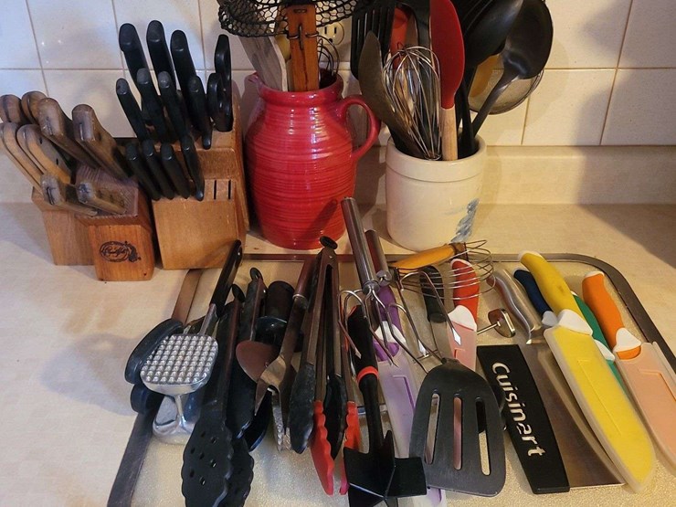assorted-kitchen-utensils-and-cutlery-collection-with-carvel-hall-knife-block-image-1