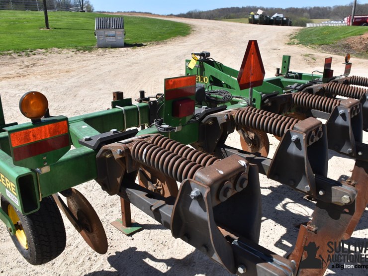 2011-john-deere-2100-image-17