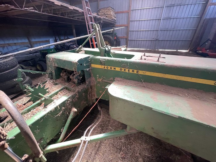 john-deere-336-image-11