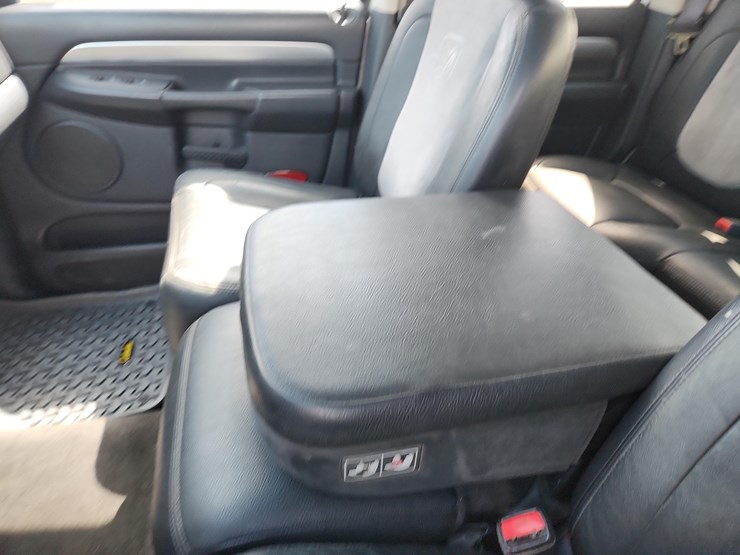 2004-dodge-ram-3500-image-34