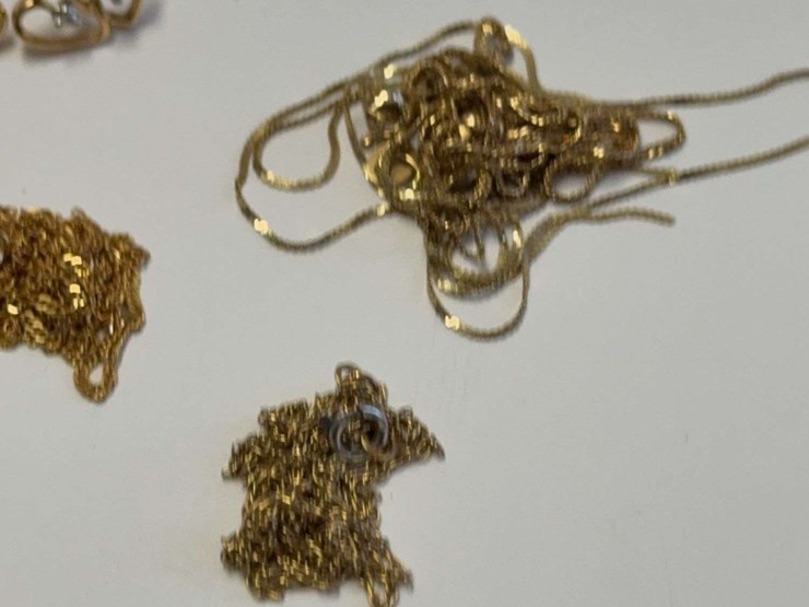 5.7-grams-of-14kt-gold-image-3