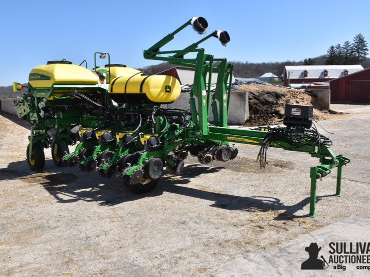 2014-john-deere-1775nt-image-3