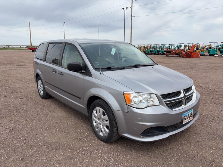 2015-dodge-grand-caravan-image-2
