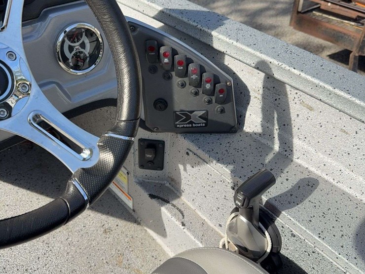 2020-express-fishing-boat-w/-yamaha-175-and-back-track-trailer-and-a-garmin-fish-finder-image-18