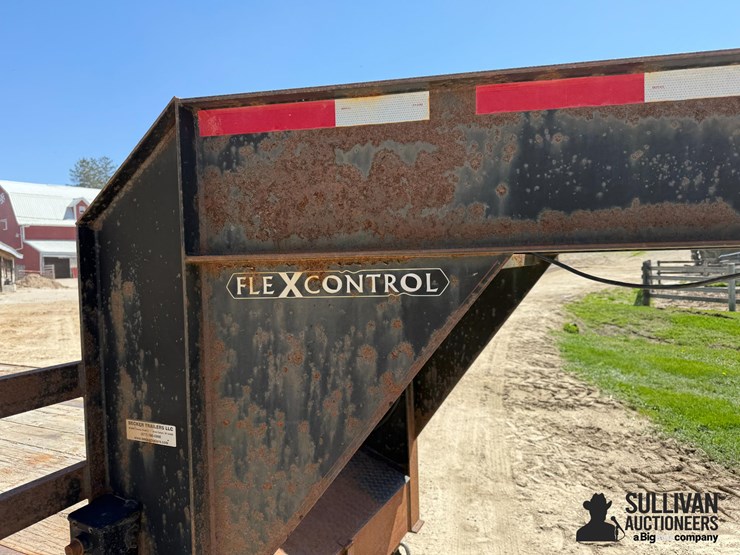 2015-elite-trailers-t/a-gooseneck-flatbed-trailer-image-14