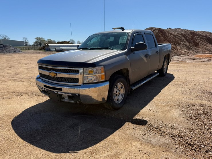 2013-chevrolet-1500-image-1