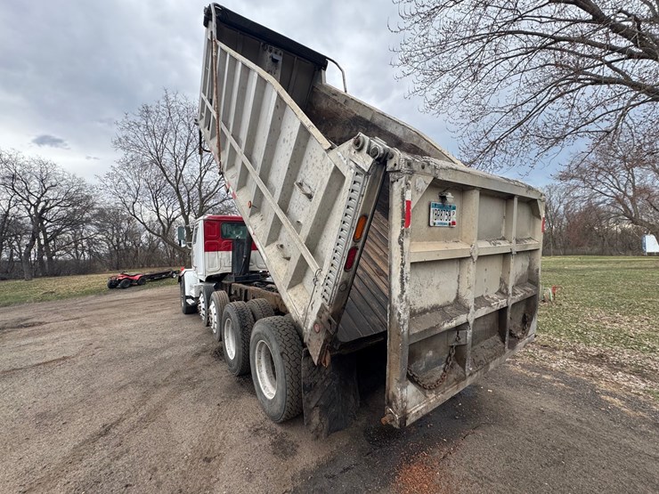 #204-•-1999-western-star-dump-truck-(has-mn-title)-(ham-lake,-mn)-image-4
