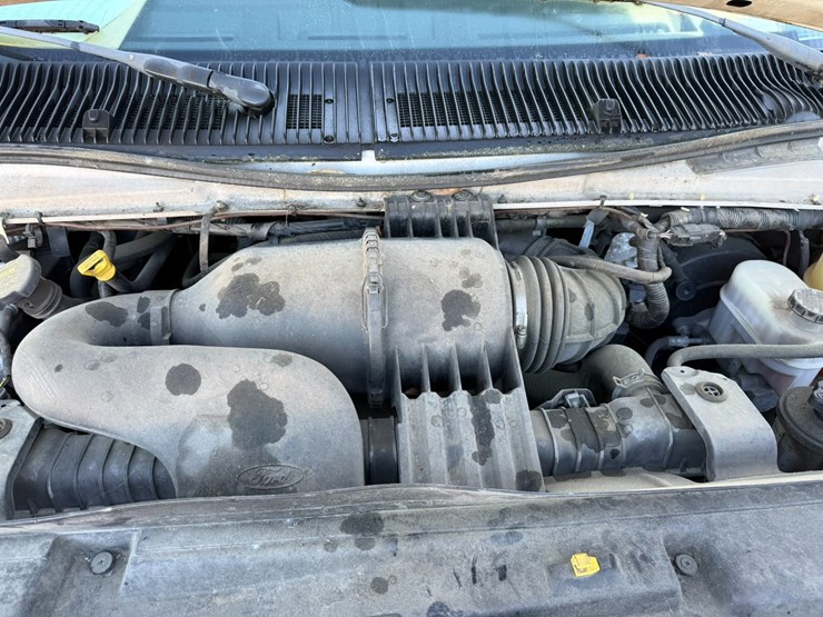 2014-ford-e350-image-16