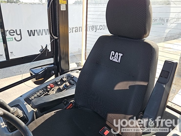 caterpillar-920-image-25