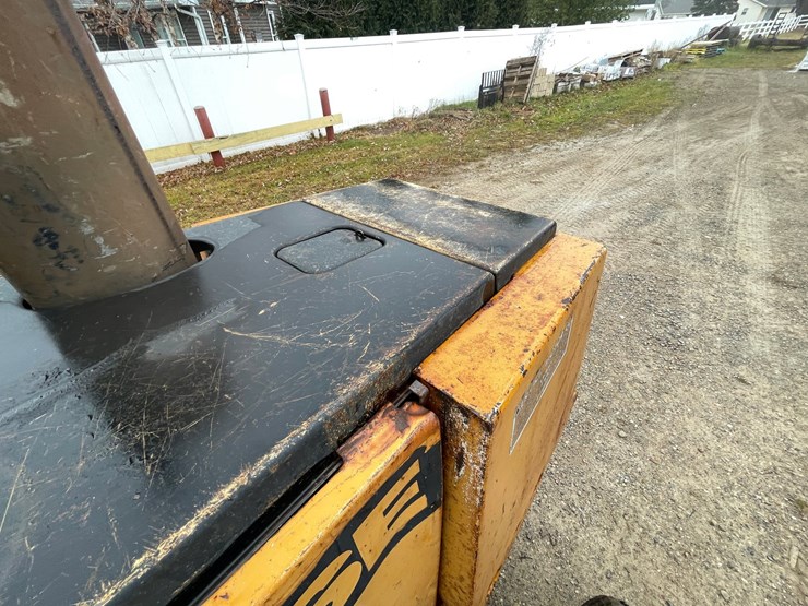 #406-•-case-585d-construction-king-forklift-(appleton,-wi)-image-43