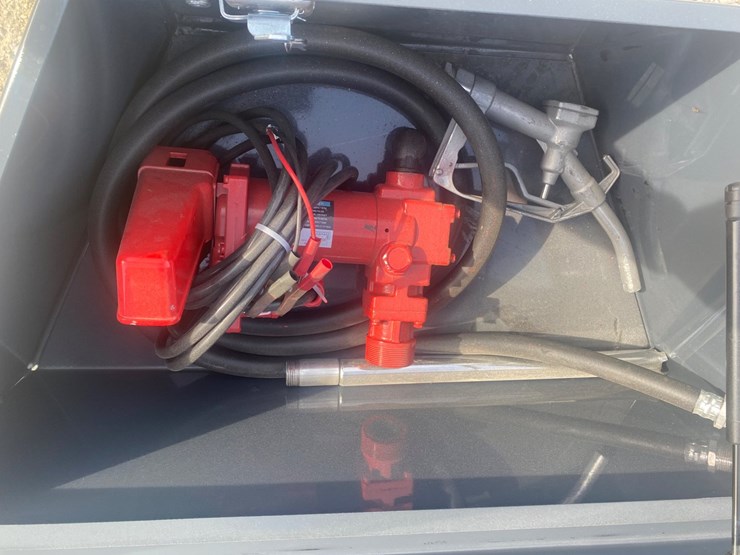 #350-•-2026-x-star-990-gallon-fuel-trailer-(has-certificate-of-origin)-(helenville,-wi)-image-5