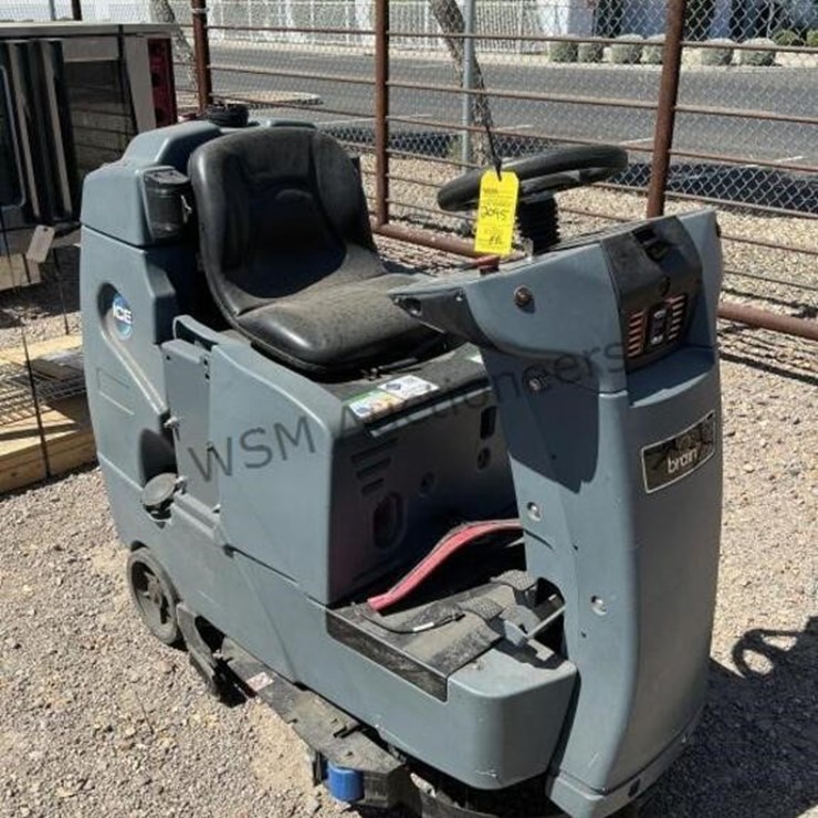 ICE RIDE ON FLOOR CLEANER