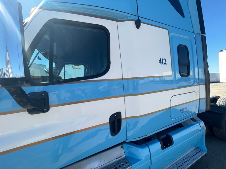 #202-•-2013-freightliner-cascadia-semi-tractor-(title-in-delay)-(denmark,-wi)-image-20