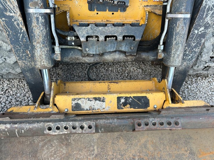 deere-333e-image-10