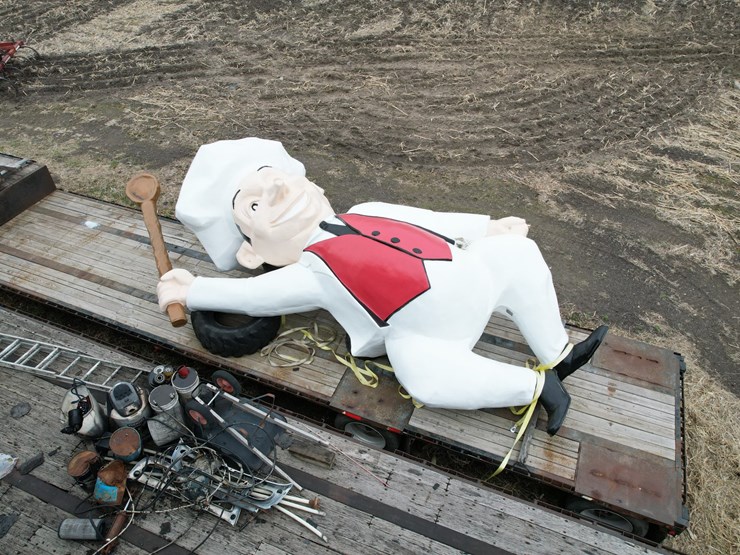 #9000-•-happy-chef-statue-(elk-river,-mn)-image-33