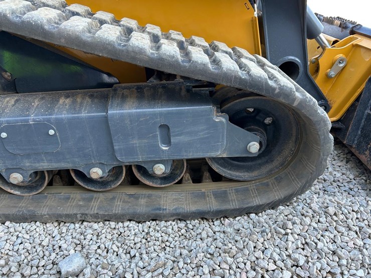 2025-deere-325g-image-14