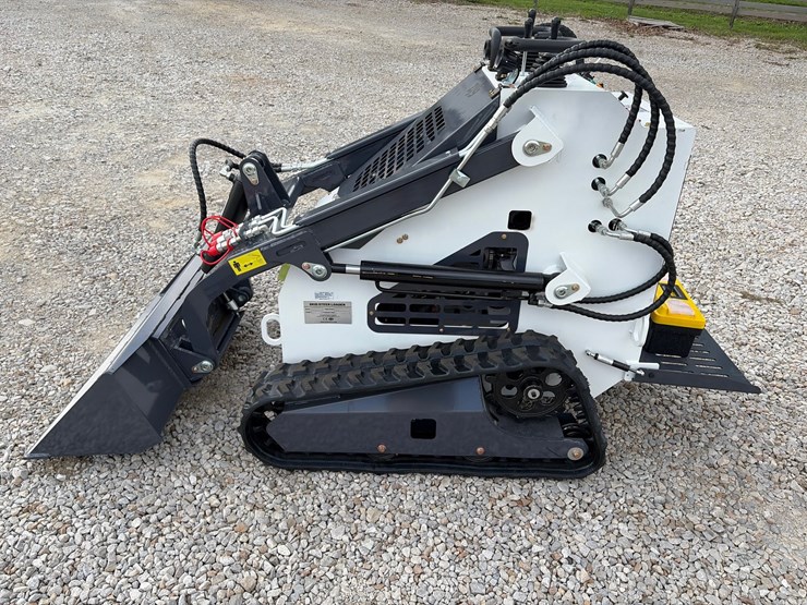 #209-•-unused-2026-zjg-zj-380-mini-skid-steer-loader-image-3