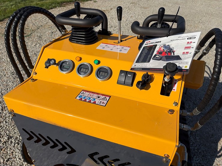 #204-•-unused-2026-zjg-zj-380-mini-skid-steer-loader-image-5