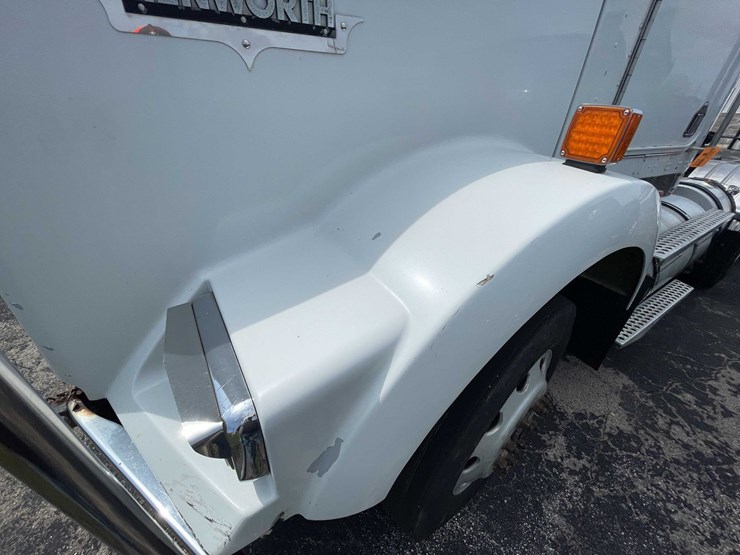 1997-kenworth-t800-image-16