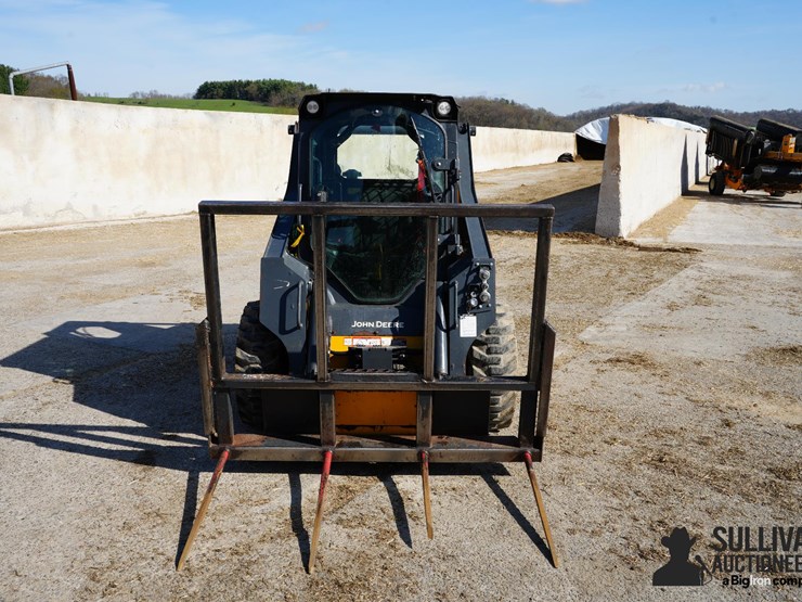 2022-deere-318g-image-2