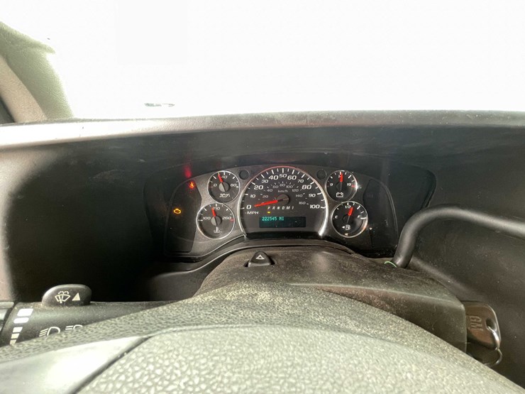 2016-chevrolet-3500-image-50
