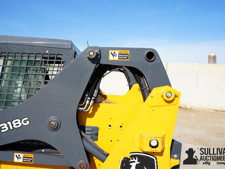 2022-deere-318g-image-16